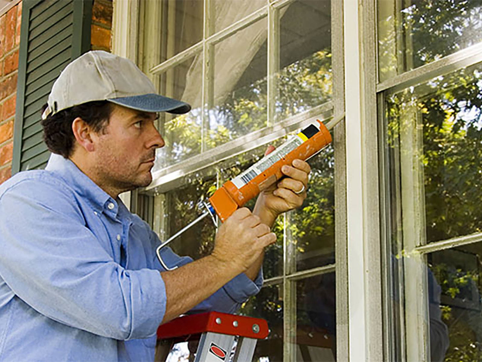 7 house upkeep jobs for the summertime months